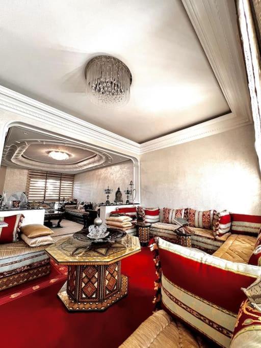 Villa Nassali - Luxurious Beachfront With Private Pool Casablanca